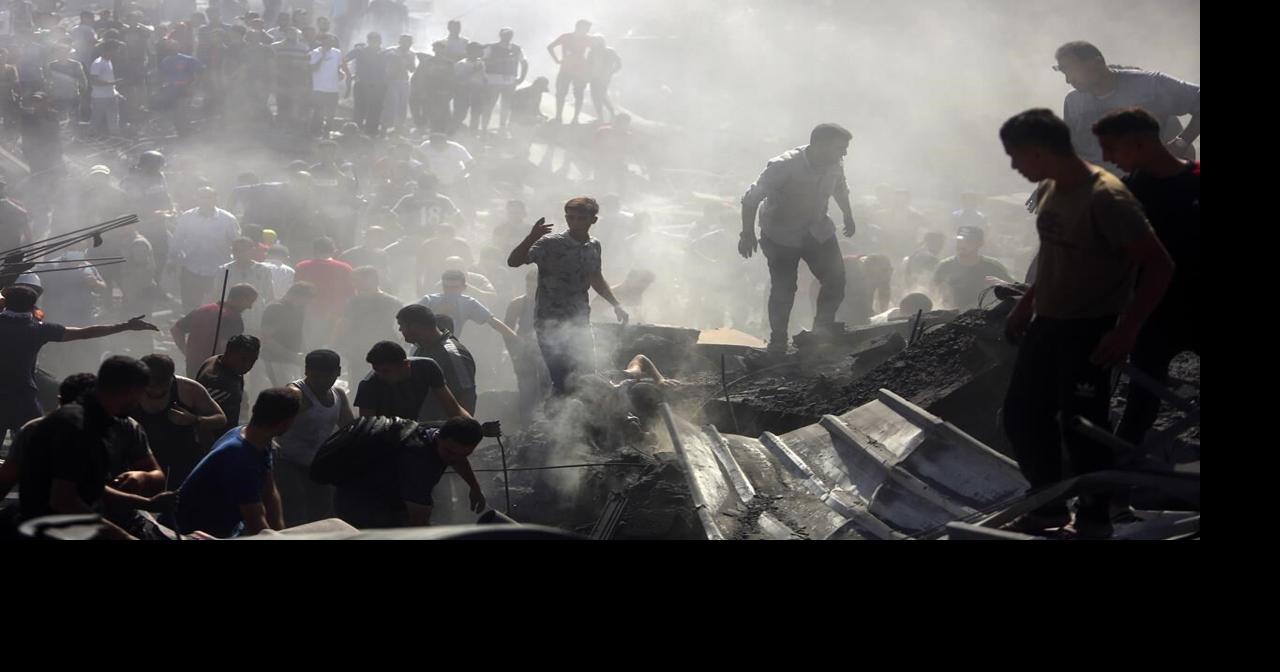 Israel intensifica sus ataques aéreos y terrestres contra Gaza y corta las comunicaciones desde la Franja