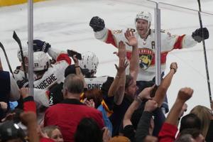 Carter Verhaeghe scores 2 late goals, rallying Panthers to 4-3 win over Red Wings