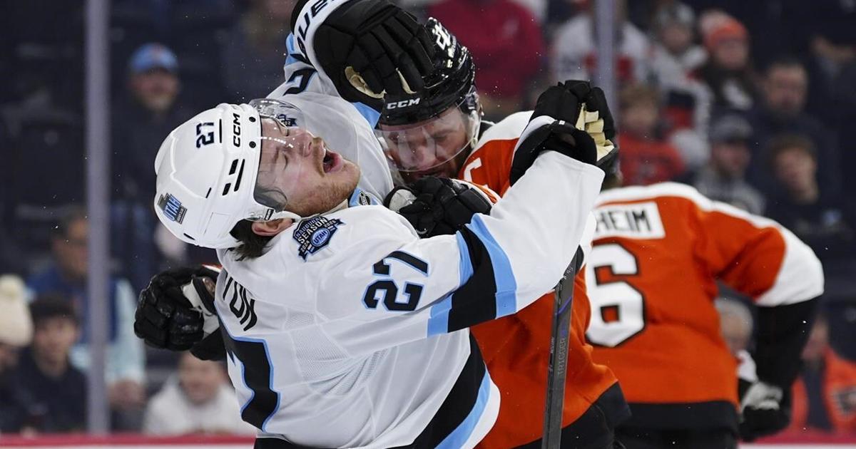 Logan Cooley breaks tie on power play, helps Utah beat the Flyers 4-2