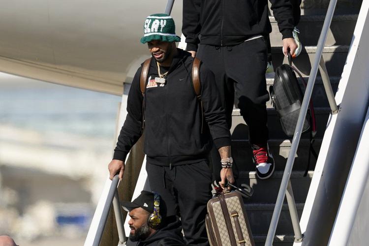 Eagles and Chiefs arrive in New Orleans for Super Bowl week