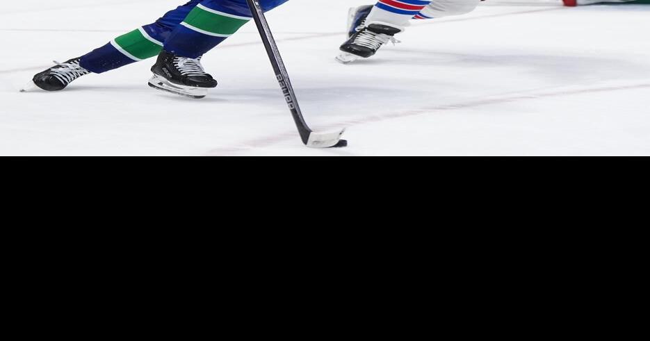 Off-ice adversity bringing Vancouver Canucks closer together