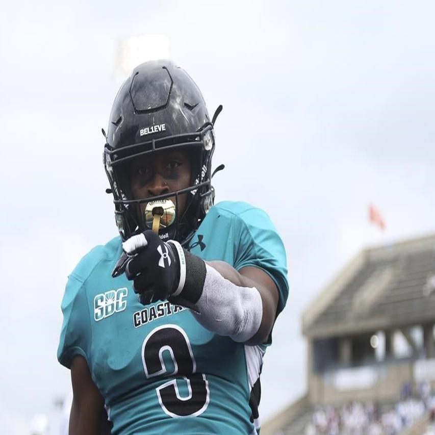 No. 16 Coastal Carolina holds on to beat Buffalo 28-25