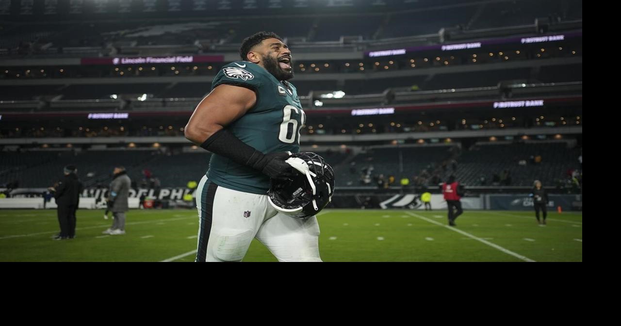 Eagles shove aside injuries, in-house dissention to celebrate 10-game winning streak