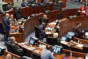 多伦多市议会今日:Billy Bishop 公投、Metrolinx 的 SmartTrack 发票以及一名议员的法律法案 多伦多市议会今日:Billy Bishop 公投、Metrolinx 的 SmartTrack 发票以及一名议员的法律法案
