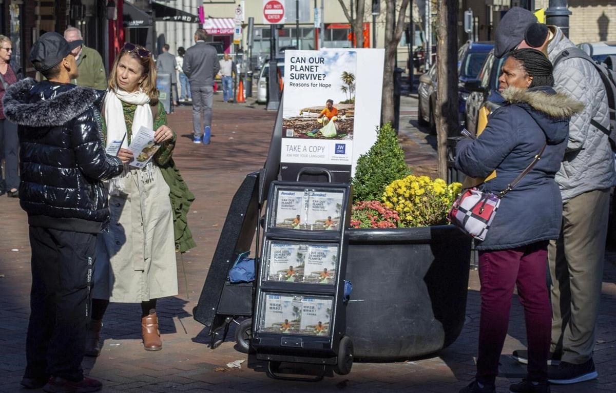 Timekeepers no more, rank-and-file Jehovah&rsquo;s Witnesses say goodbye 