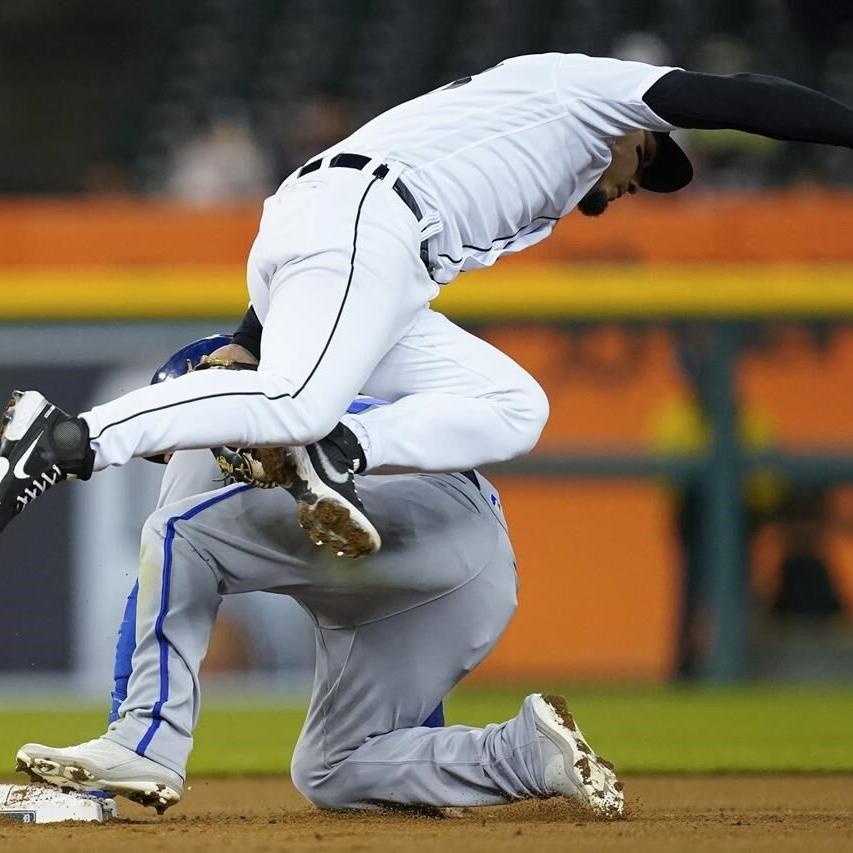 Miguel Cabrera hits 507th homer, Tigers beat Royals 2-1