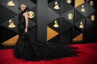 sabrina carpenter grammys dress gold best dressed: Carpenter, Blackpink's Rose PARTY OUTFIT