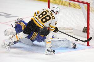 Bruins' Pastrnak among the many stars delivering big plays in the face of NHL playoff elimination