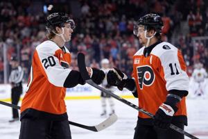 Flyers beat the Blackhawks 5-1 after 2 goals in the first 2:33