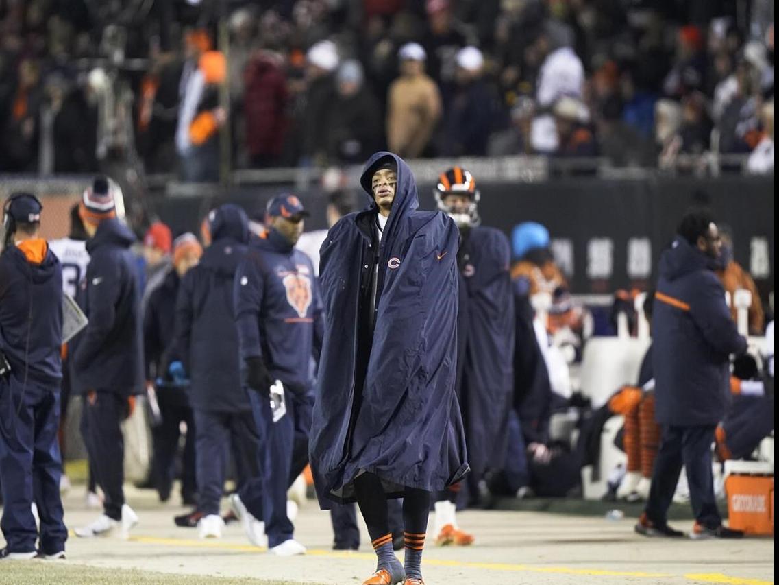 Penalties, mistakes hurt Bears in 17-9 loss to Vikings