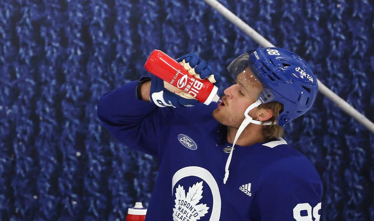 Maple Leafs head north for team bonding with season opener a week away