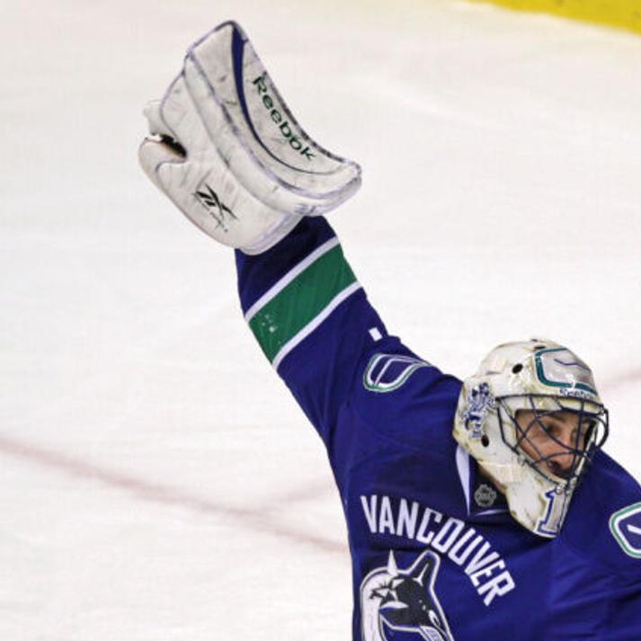 Luongo loses what is likely his last start in Vancouver as a Canuck - The  Globe and Mail