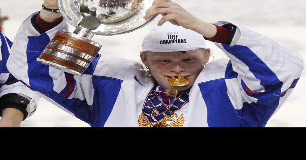 ‘Unruly’ Russian junior hockey team kicked off flight