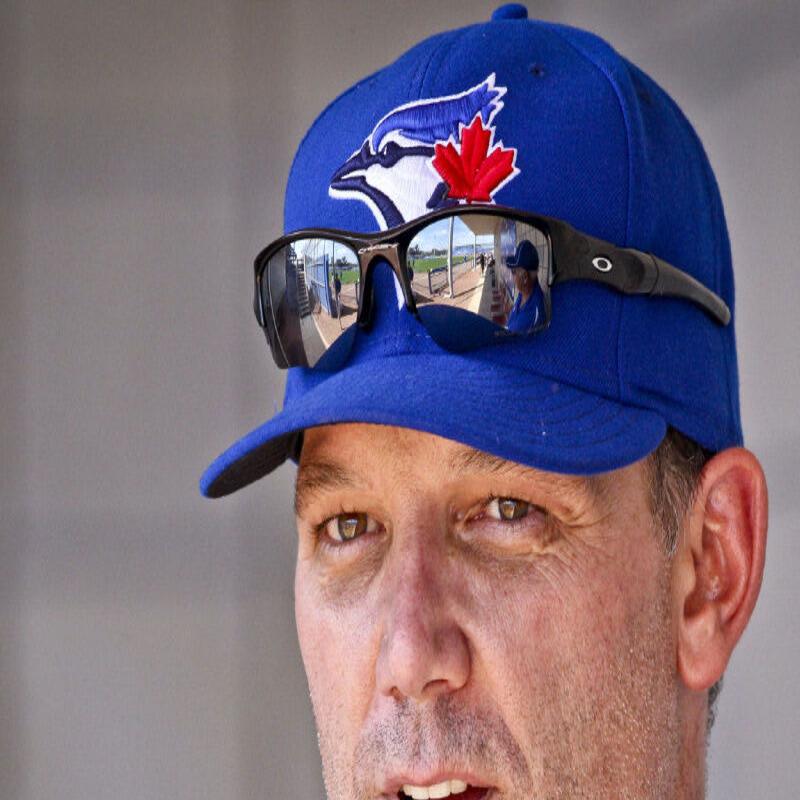 Hentgen among new faces on Jays' coaching staff