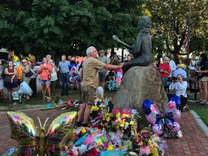 Dolly Parton's love of the Great Smoky Mountains helped transform her hometown