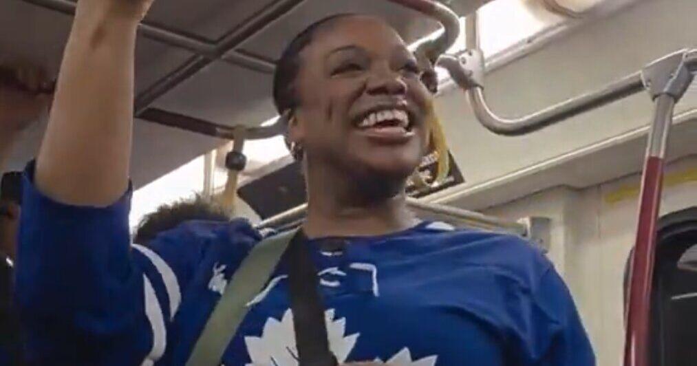 Fans serenade Leafs anthem singer with O Canada on subway
