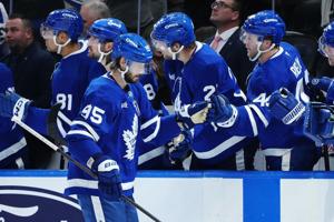 Tavares, Ekman-Larsson lead the way as Maple Leafs down Predators 7-4