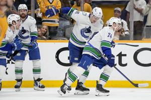 Canucks eliminate the Predators with 1-0 win in Game 6