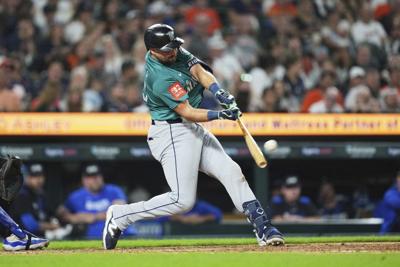 Mariners' Cal Raleigh breaks AL record with 38 homers before the All-Star break