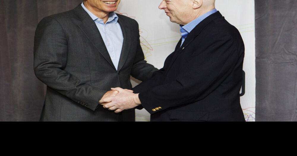 Hitchens debate with Blair scheduled around chemo treatments