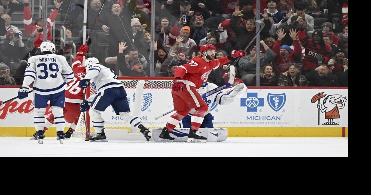 Petry scores a pair as Red Wings beat Maple Leafs 4-2