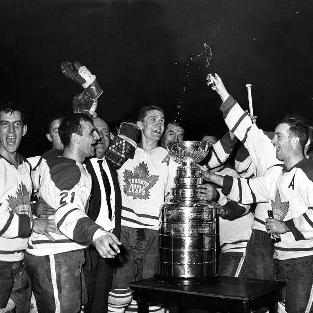 1967 Toronto Maple Leafs Team Signed Stanley Cup Playoff