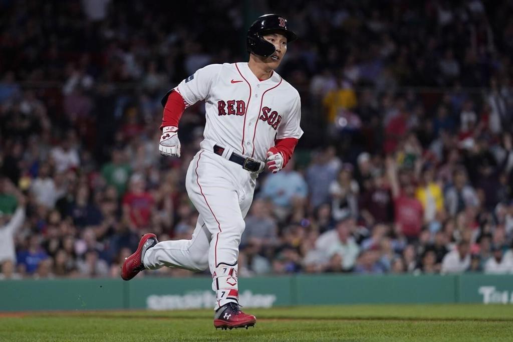 Duran shakes off rough start, helps Red Sox beat M's to snap 4