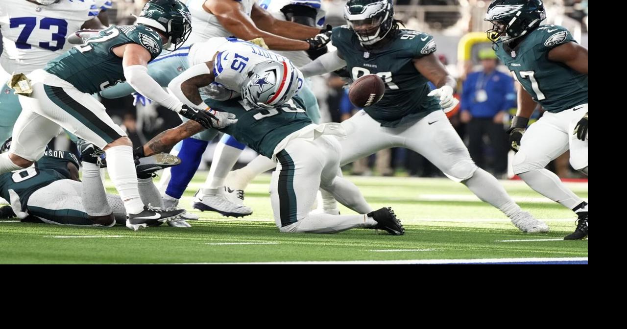 Ezekiel Elliott returns for Cowboys after disciplinary absence and has costly fumble against Eagles