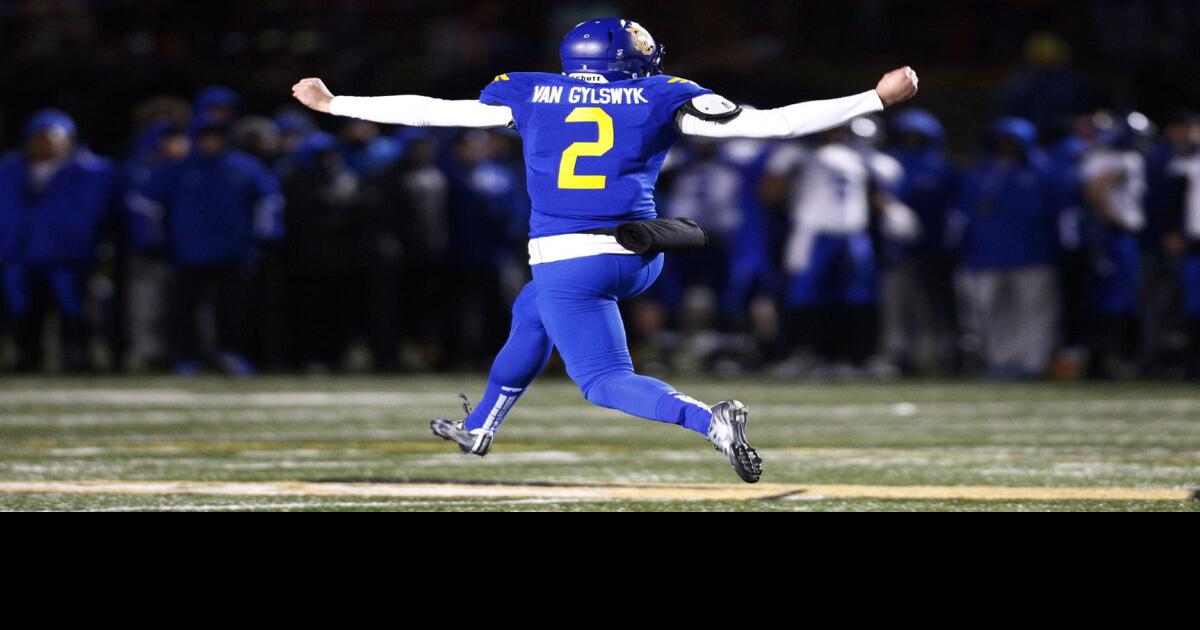 UBC Thunderbirds win Vanier Cup in dramatic fashion