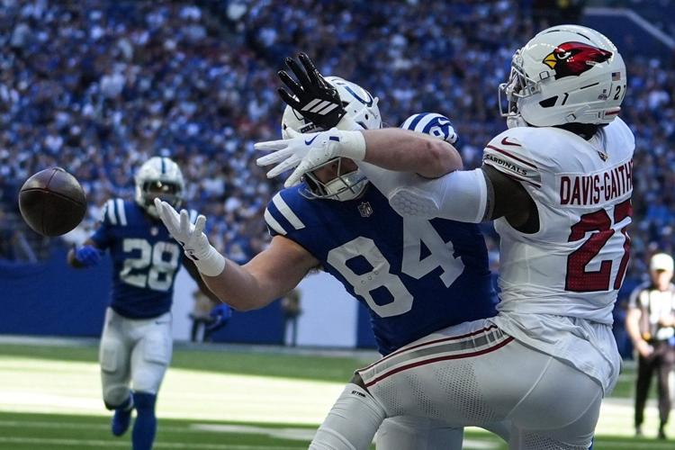 Daniel Jones throws for 2 touchdowns as the Colts rally past the ...