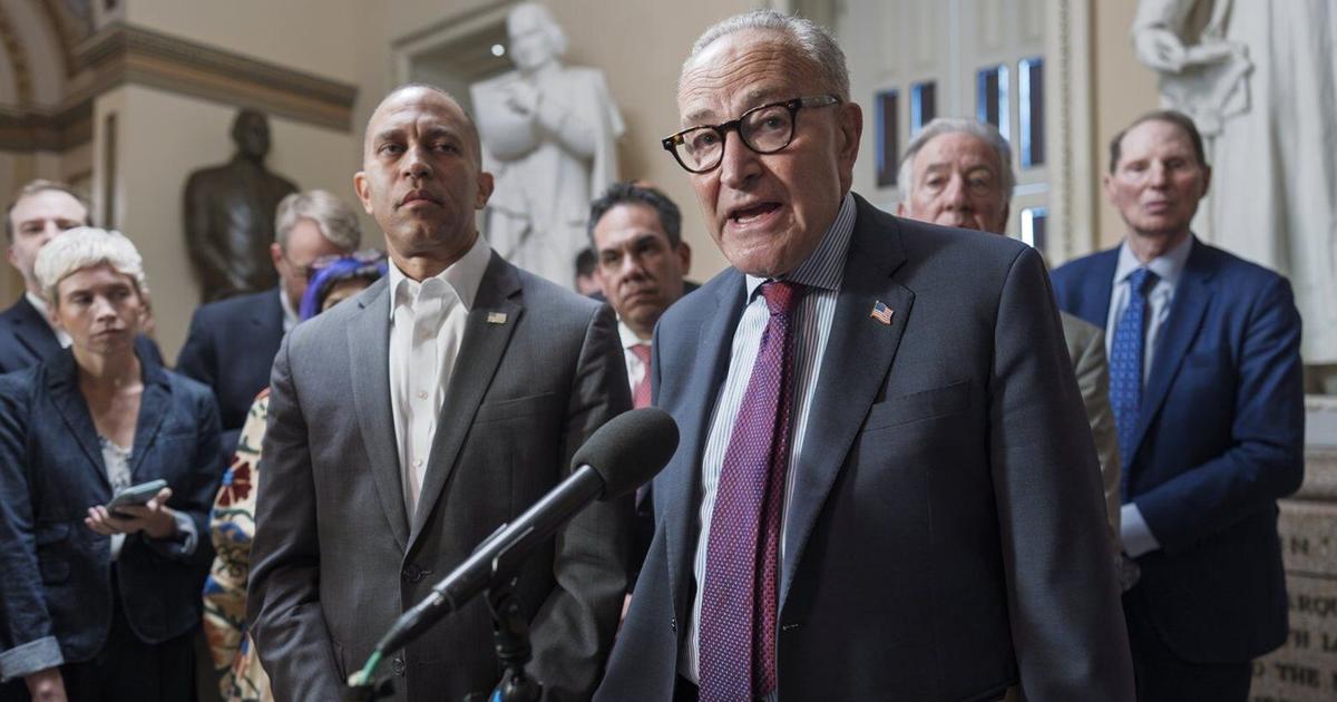 Trump to meet with Schumer and Jeffries as government shutdown risk looms