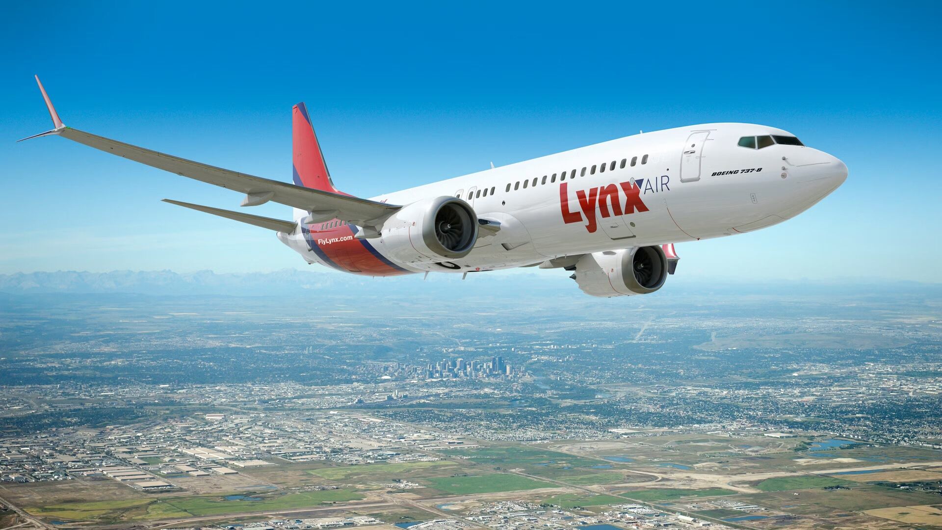 Fiasco Lynx passengers left scrambling after airline announces