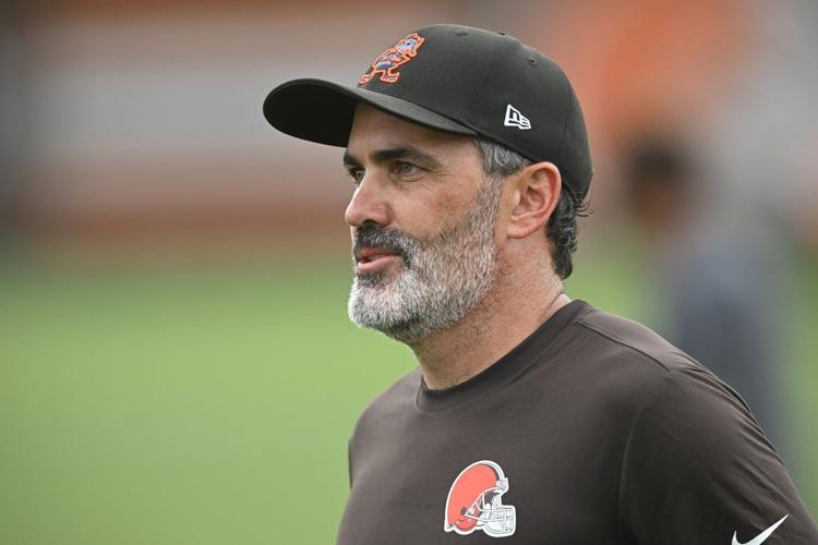 Browns quarterback Kenny Pickett returns to the practice field after hamstring injury