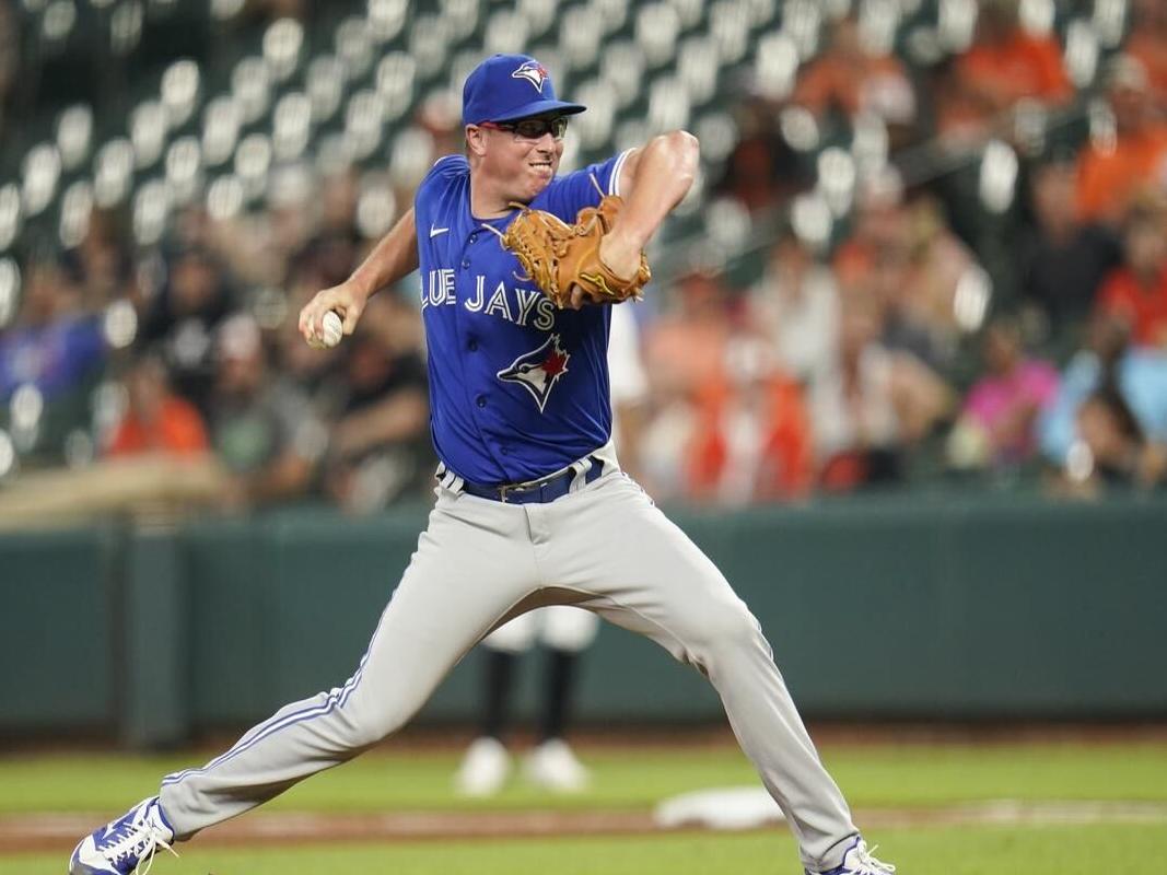 Jays get rowdy after Pillar hits walk-off HR in extras