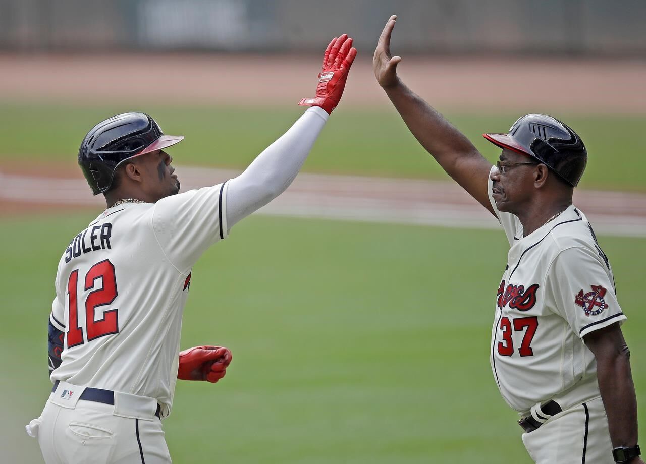 Riley drives in 2, Braves beat Mets 5-0, head to playoffs