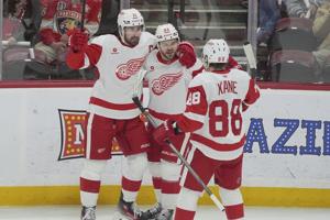 Marco Kasper scores in OT to lift Red Wings past the Lightning, 4-3