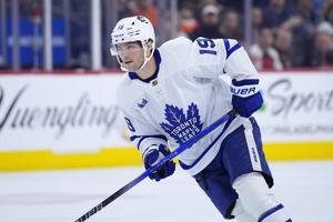 Maple Leafs forward Calle Jarnkrok out week-to-week with a hand injury