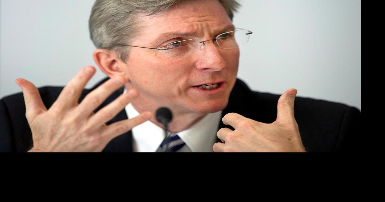 Suncor CEO says company committed to decarbonization, is accused of ...