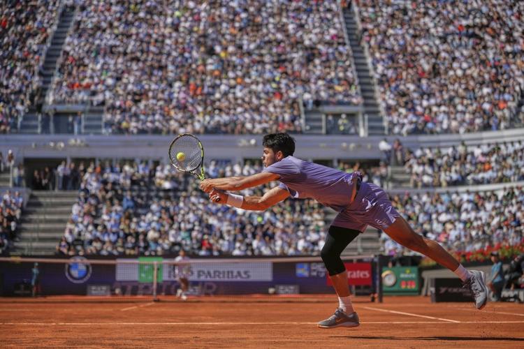 Alcaraz advances to his 1st Italian Open final, will face Sinner or Paul for the title