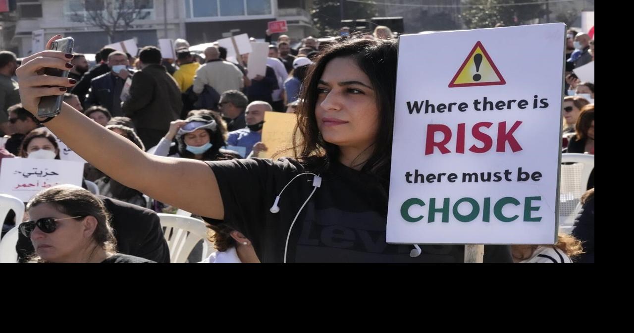 Hundreds in Lebanon protest measures targeting unvaccinated