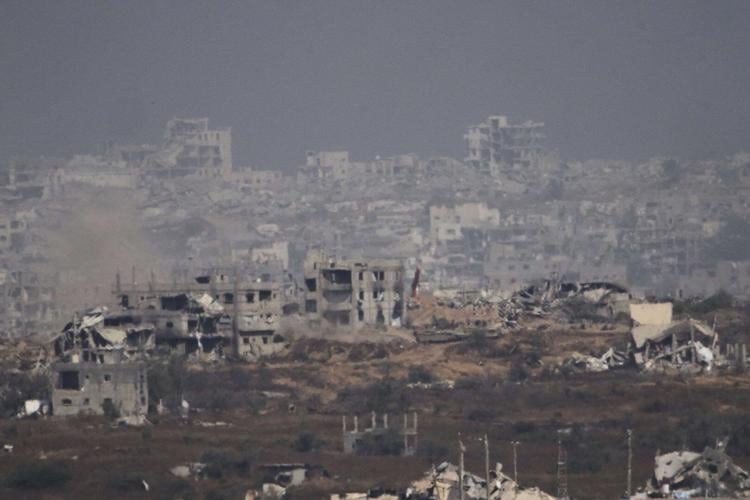 Live updates: Israeli strikes pound Gaza as a US-backed group plans to start aid operations
