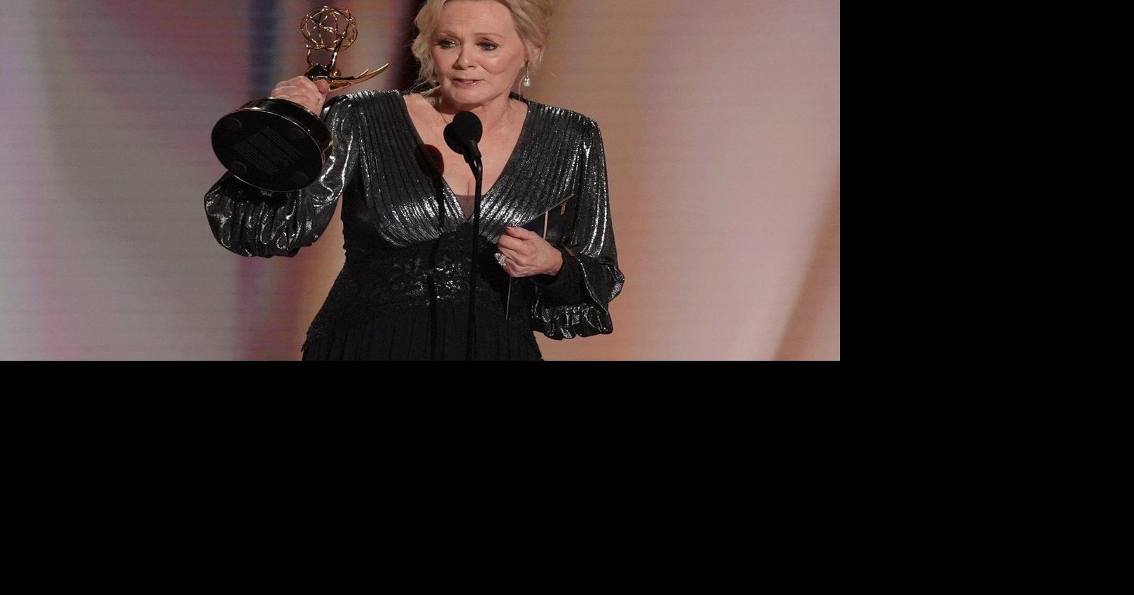 Jean Smart makes Emmy history with fifth straight 'Hacks' win