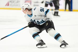 Cooley scores twice in the Mammoth's 6-2 victory over the Kraken