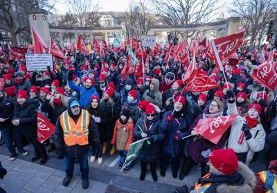 17.4 per cent raise over 5 years for Quebec's 'common front' public sector unions