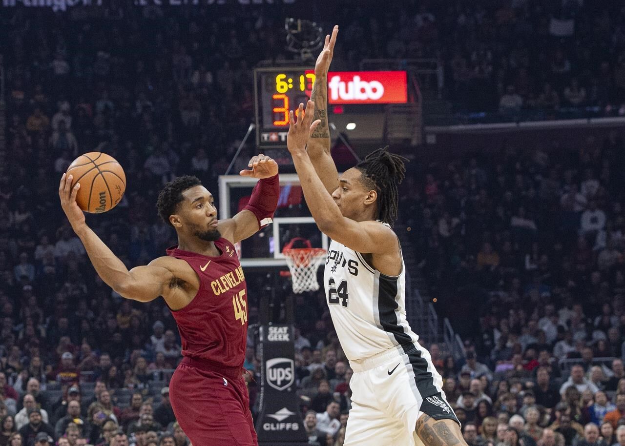 Jarrett Allen Has 29 Points And 16 Rebounds, Cavaliers Hold Off Spurs ...