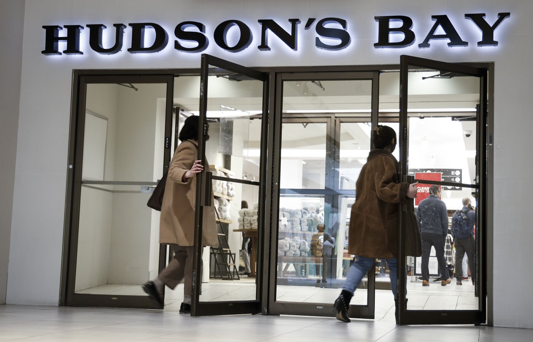 biz-HudsonsBay-IP(5).JPG