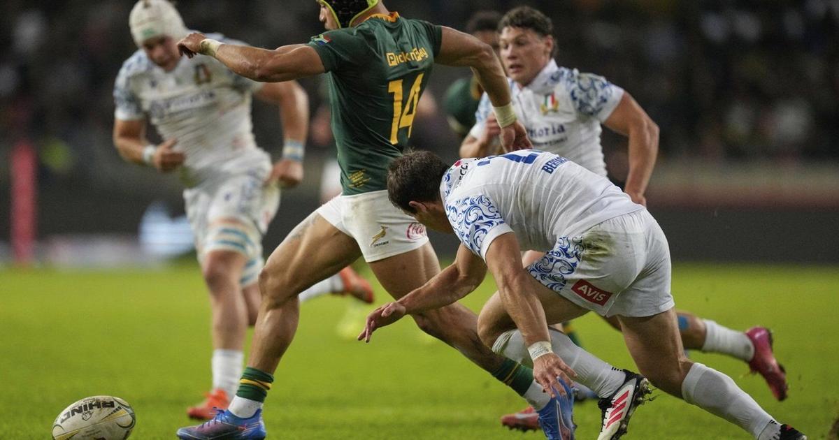 14-man Springboks score 7 tries and blank Italy
