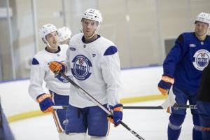 Oilers sign captain Connor McDavid to two-year, US$25-million deal