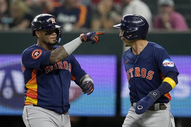 Astros' Jose Altuve homers three times in three innings vs. Rangers, makes  it four straight ABs with home run 
