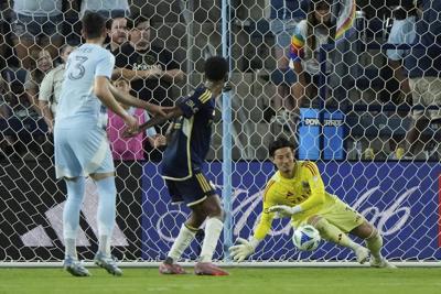 Trio leads Whitecaps to 2-0 victory over Sporting KC